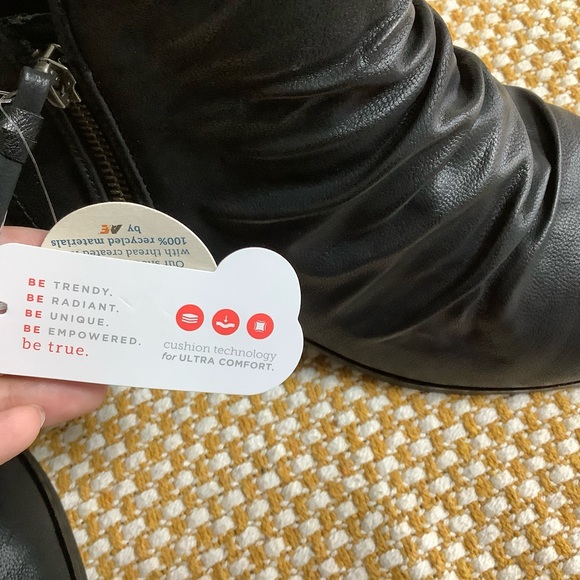 Baretraps serenity Ankle boots  size 11 NWT - Picture 8 of 10